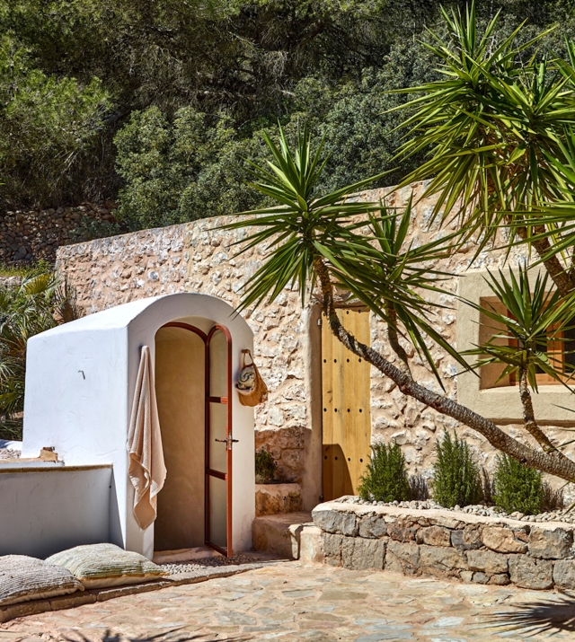 Resa Esatates for sale finca st rafael Ibiza modern 1 guesthouse .jpg